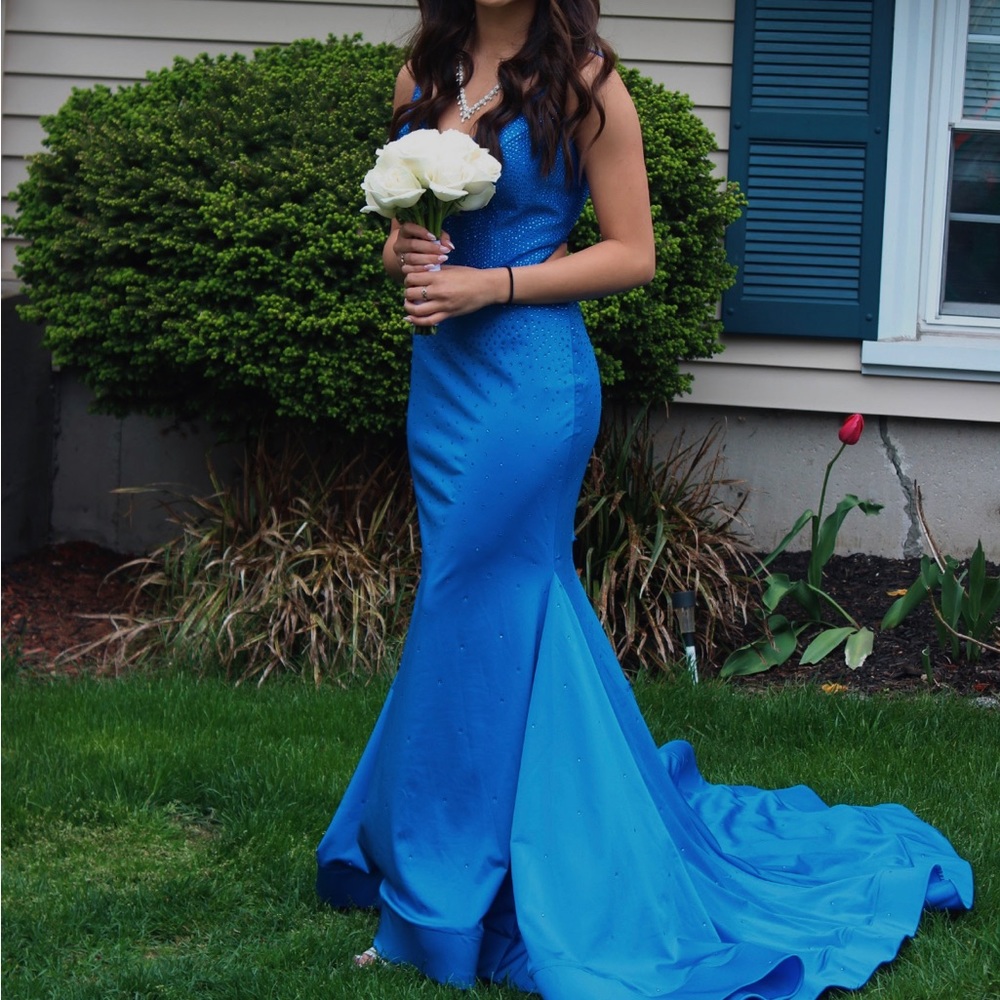 Berlin nova prom dress